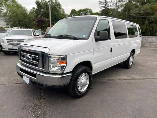2013 Ford E350 Super Duty XLT