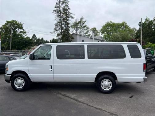 2013 Ford E350 Super Duty XLT