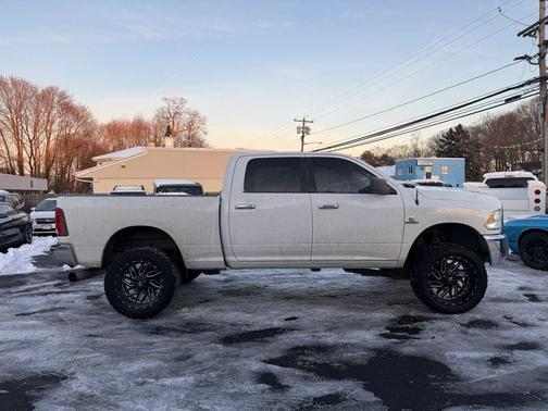 2018 RAM 2500 SLT Crew Cab 4x4 6'4' Box