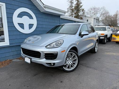 2017 Porsche Cayenne Platinum Edition