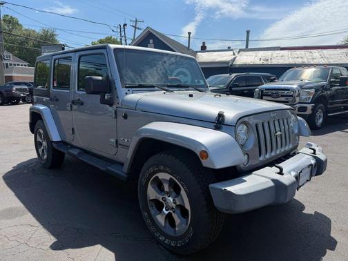 Billet Silver Metallic Clearcoat 2017 Jeep Wrangler Unlimited Sahara