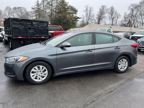 2018 Hyundai ELANTRA SE