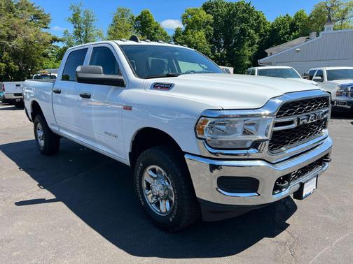 Bright White Clearcoat 2019 RAM 2500 Tradesman Crew Cab 4x4 6'4' Box