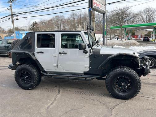 2011 Jeep Wrangler Unlimited Sahara
