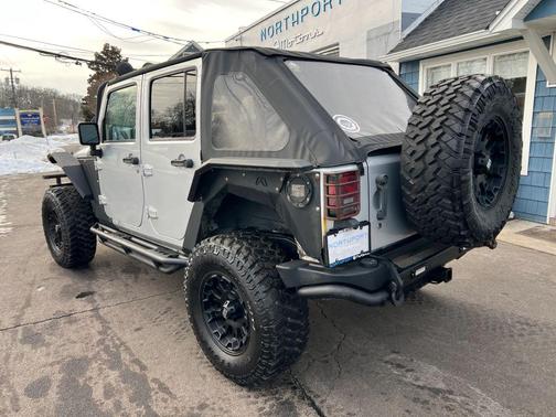 2011 Jeep Wrangler Unlimited Sahara
