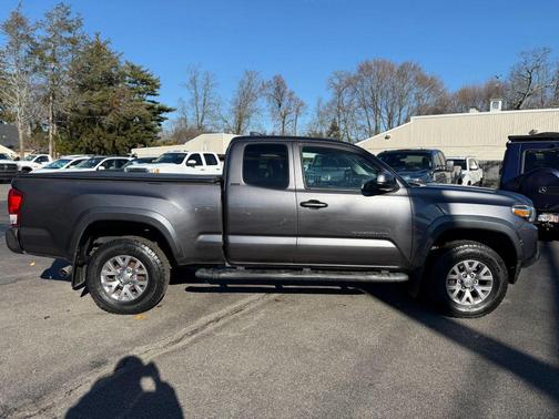 2017 Toyota Tacoma SR