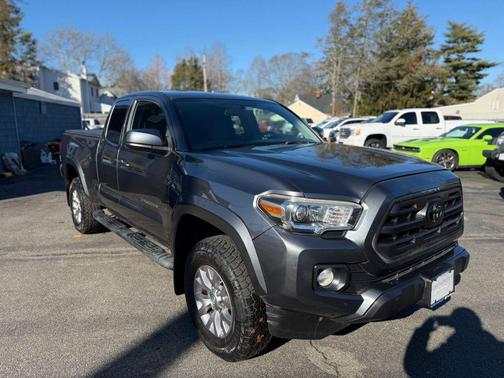 2017 Toyota Tacoma SR