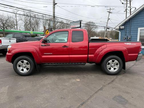 2014 Toyota Tacoma Base