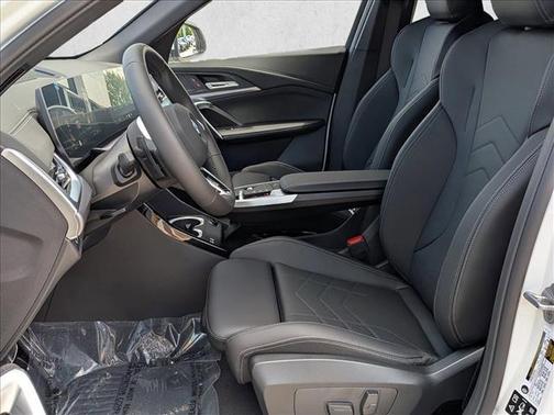 Alpine White 2026 BMW X2 xDrive28i