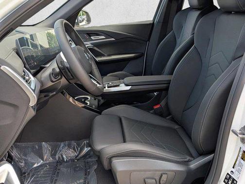 Alpine White 2026 BMW X2 xDrive28i
