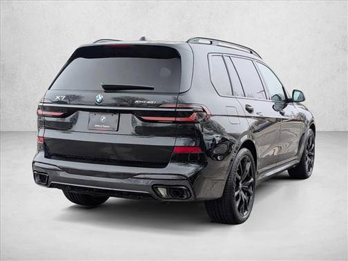 Black Sapphire Metallic 2026 BMW X7 xDrive40i