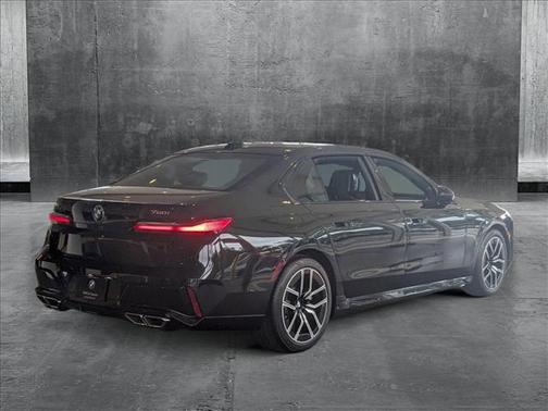 2025 BMW 760 i xDrive