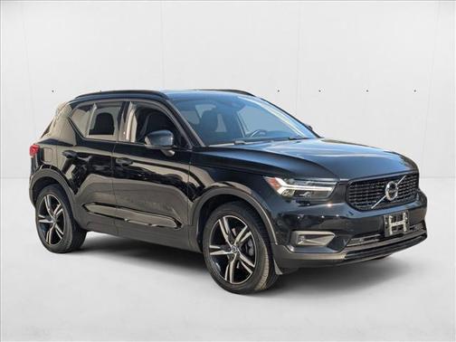 2019 Volvo XC40 T5 Momentum
