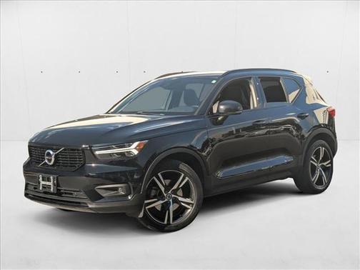 2019 Volvo XC40 T5 Momentum