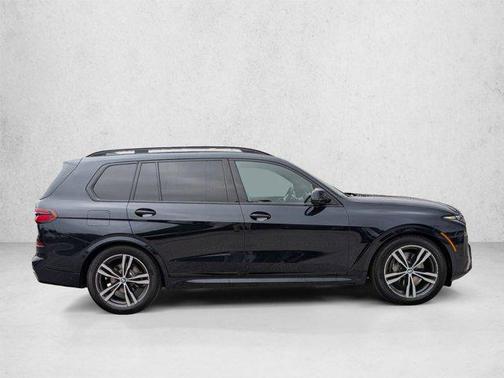 Carbon Black Metallic 2024 BMW X7 xDrive40i