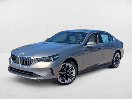 Oxide Grey Metallic 2026 BMW 530 530i