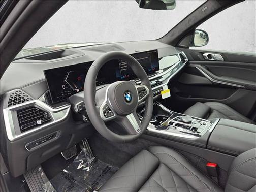 Carbon Black Metallic 2027 BMW X7 xDrive40i