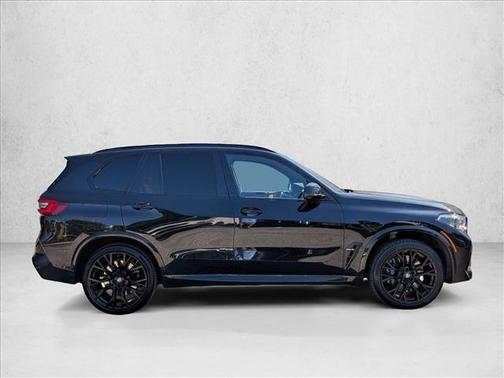 Black Sapphire Metallic 2022 BMW X5 M Base