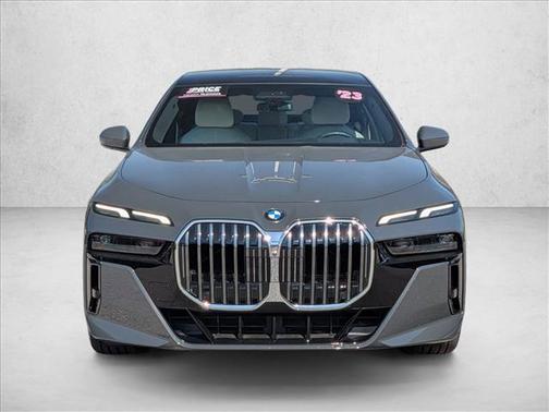 Dravit Grey Metallic 2023 BMW 760 i xDrive
