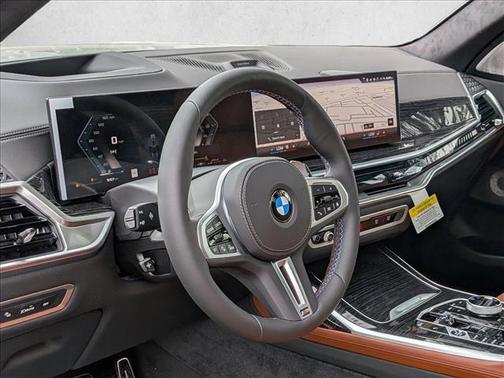 Brooklyn Grey Metallic 2027 BMW X7 M60i