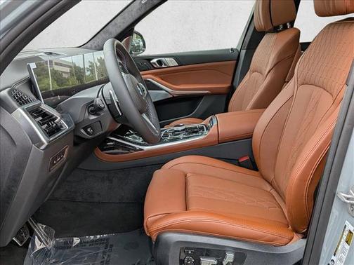 Brooklyn Grey Metallic 2027 BMW X7 M60i