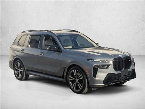2023 BMW X7 M60i