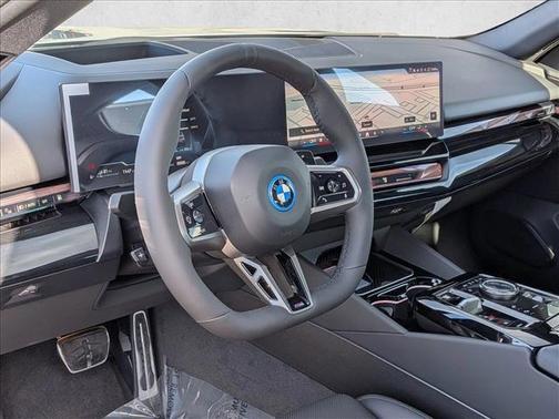 2026 BMW 550e xDrive