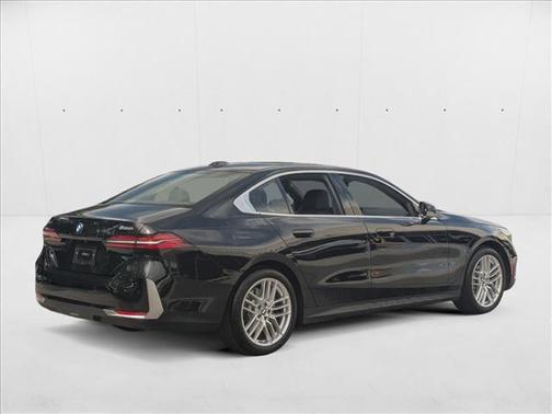 2025 BMW 530 i xDrive