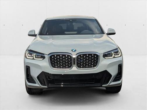 2025 BMW X4 xDrive30i