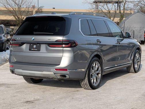 2025 BMW X7 xDrive40i