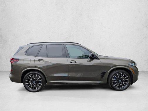 Manhattan Green 2026 BMW X5 M60i