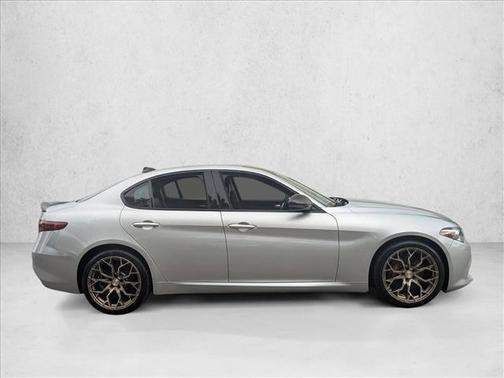 2018 Alfa Romeo Giulia Base