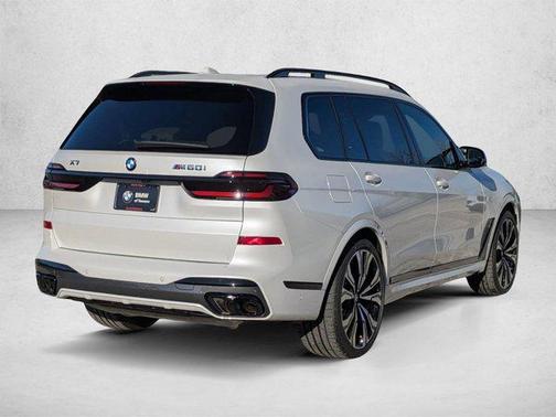 Mineral White Metallic 2026 BMW X7 M60i