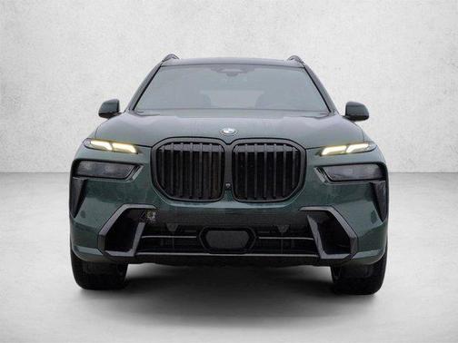 Manhattan Green Metallic 2026 BMW X7 xDrive40i