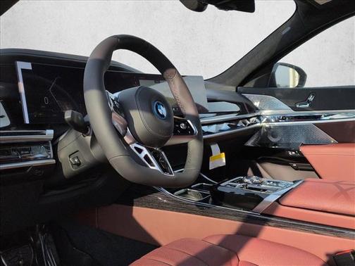 Dravit Grey Metallic 2026 BMW 750e i xDrive