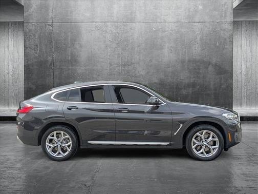 2025 BMW X4 xDrive30i