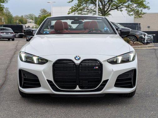 Mineral White Metallic 2026 BMW M440 i xDrive