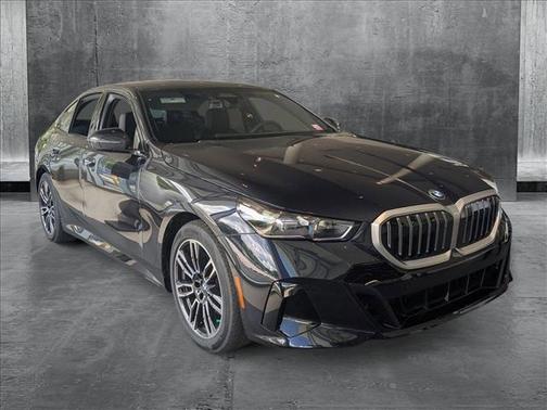 2025 BMW 530 i xDrive