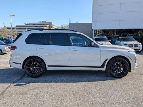 Alpine White 2024 BMW X7 M60i
