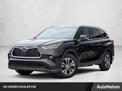 Opulent Amber 2022 Toyota Highlander XLE
