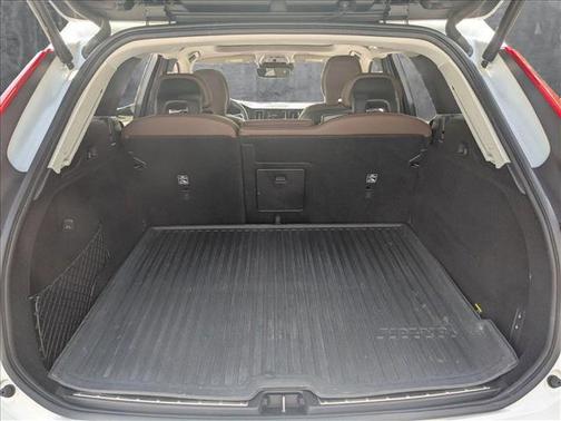 2019 Volvo XC60 T5 Momentum