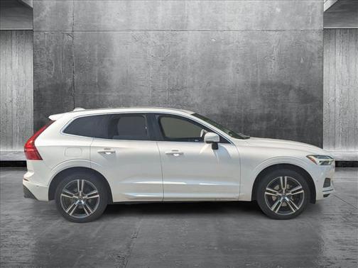 2019 Volvo XC60 T5 Momentum