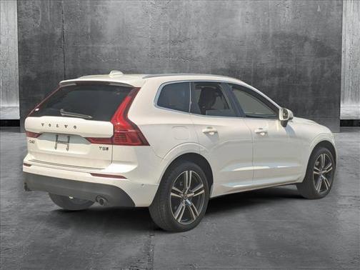 2019 Volvo XC60 T5 Momentum
