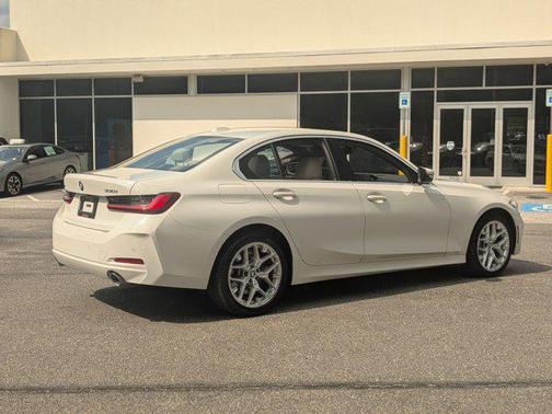 2025 BMW 330 i xDrive