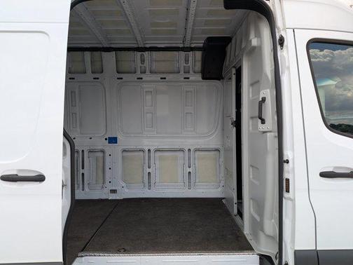 Arctic White 2021 Mercedes-Benz Sprinter 2500 High Roof