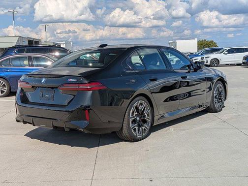 2025 BMW i5 M60