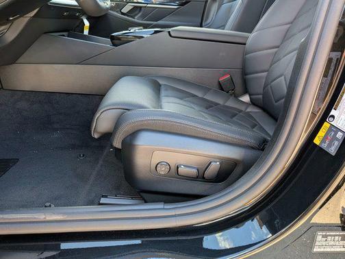 2025 BMW i5 M60