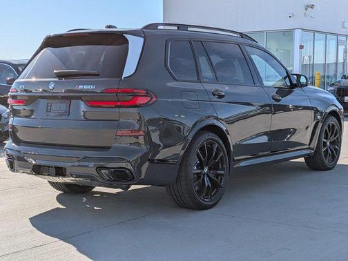 2026 BMW X7 M60i