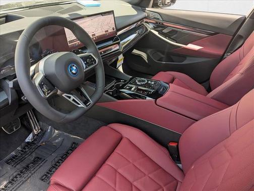 2026 BMW 550e 550e xDrive