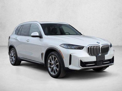 White 2025 BMW X5 PHEV xDrive50e